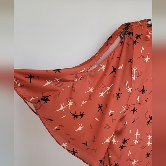 🇧🇷 Satin Like Dress - Picture 3 of 4